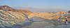 Zabriskie Point au lever de soleil (Valle de la Mort, Californie, Etats-Unis)