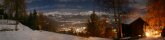 Vue nocturne sur Sion depuis Les Agettes (Canton du Valais, Suisse)