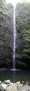 Chute d'eau dans le parc naturel de Ribeiro Frio (Ile de Madre, Portugal)