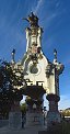 Une tour du pont Maria Cristina  Saint-Sbastien (Guipuscoa, Espagne)