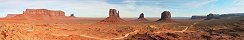 Monument Valley depuis le centre des visiteurs (Arizona, Etats-Unis)