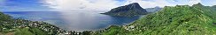 Vue depuis la Montagne Magique sur l'île de Moorea (Polynésie française)