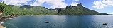 La baie de Hatiheu et ses rochers cathédrales sur l'île de Nuku Hiva (Polynésie française)